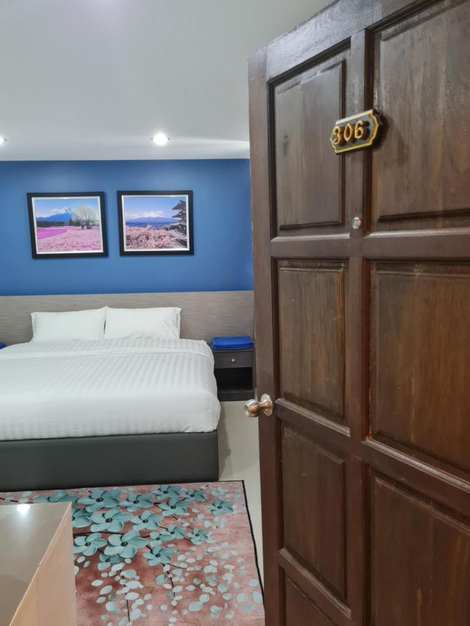 Poonsuk Place Hotel Бангкок Экстерьер фото