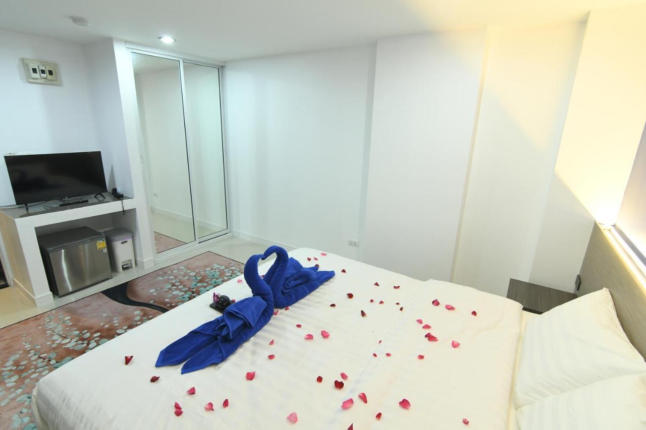 Poonsuk Place Hotel Бангкок Экстерьер фото